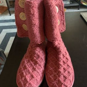 UGG lattice cardy boot size 9